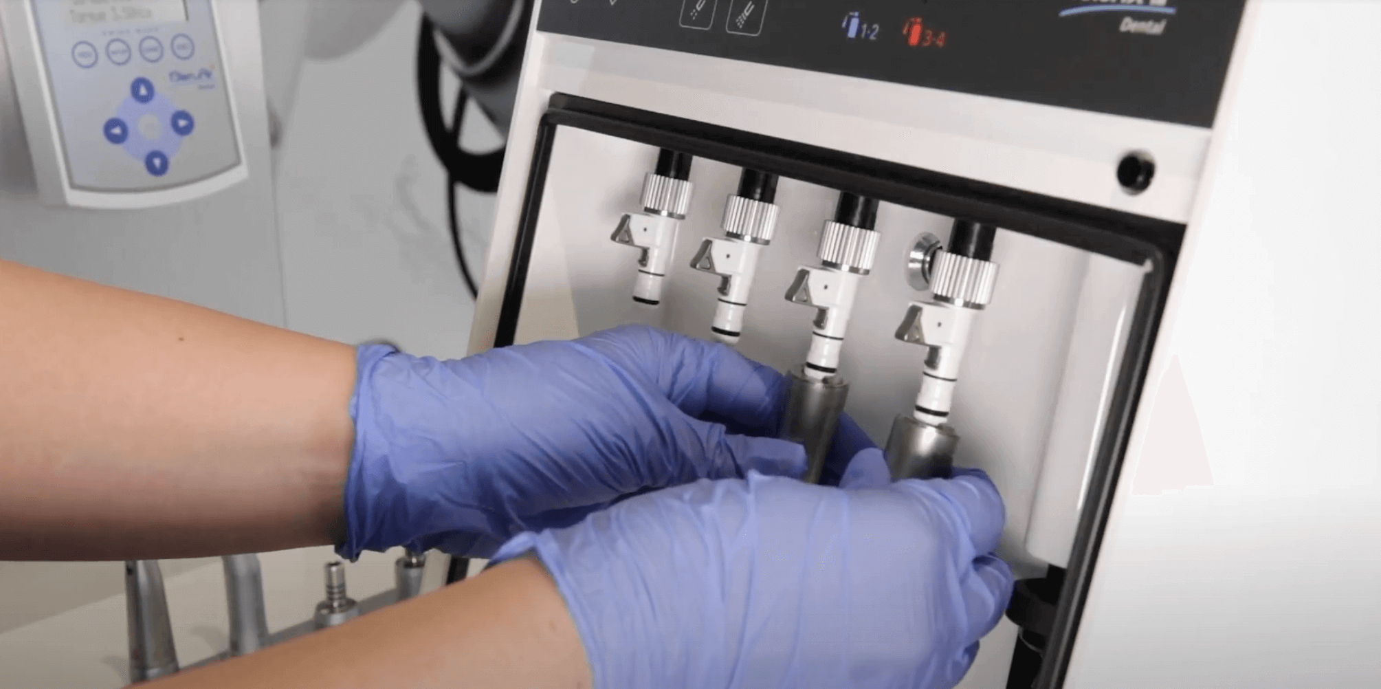 Cleaning the instruments in the dental practice