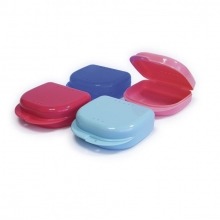 ASSORTMENT OF COLOURED ORTHODONTIC BOXES 88x82x28mm. 12u. Img: 202207021