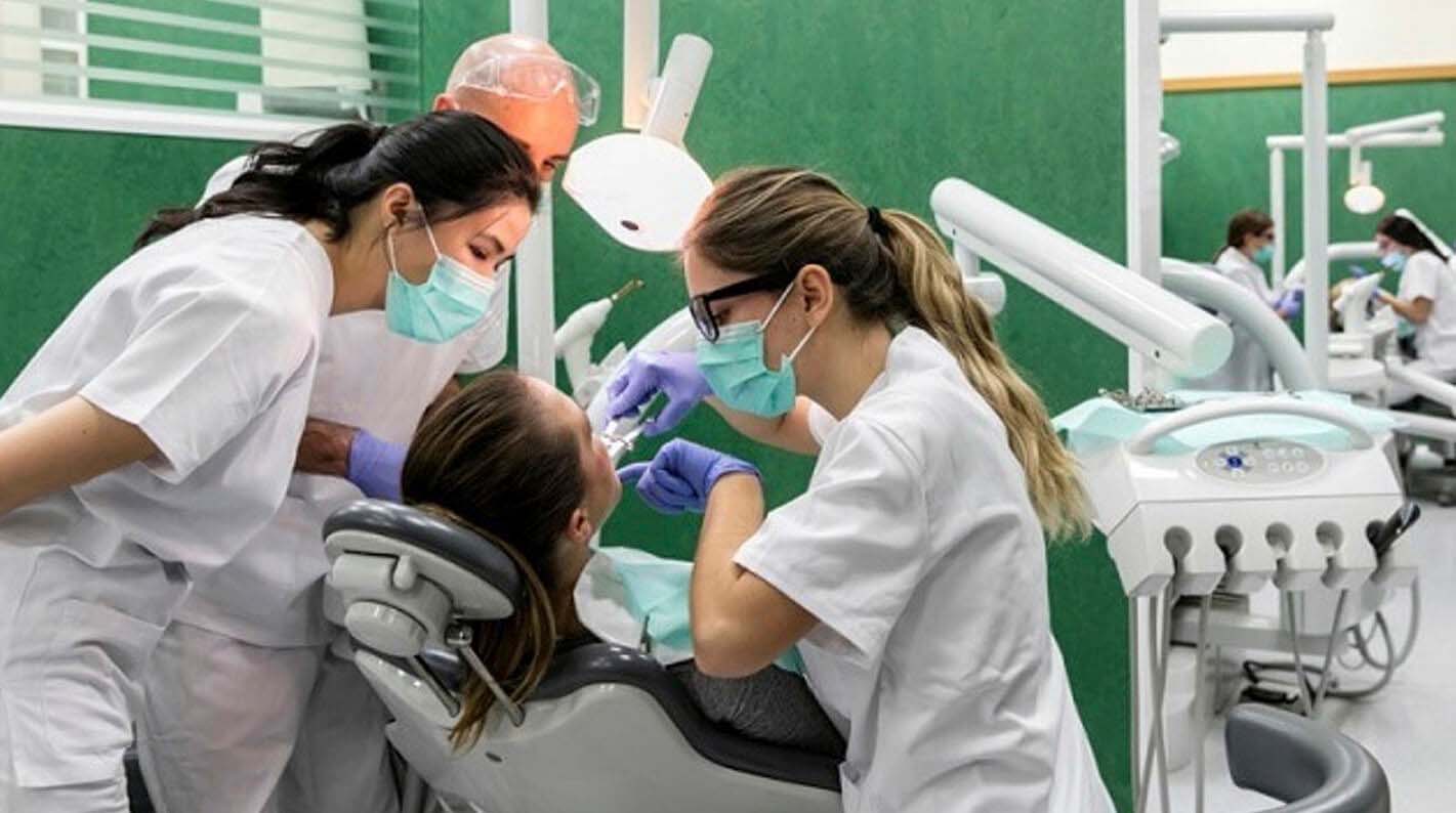 10 questions de base pour les étudiants débutants en médecine dentaire