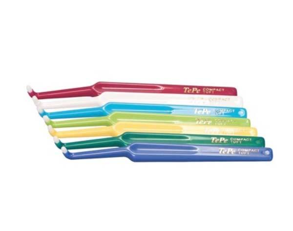 Compact Tuft : Brosse à dents- Img: 202010171