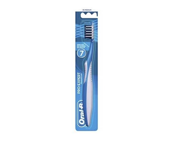 Oral-B Pro Expert : Brosse à dents moyenne- Img: 202010171