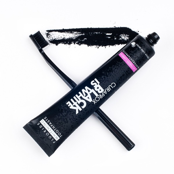 Curaprox Black is White : brosse à dents et dentifrice (90 ml)- Img: 202304151
