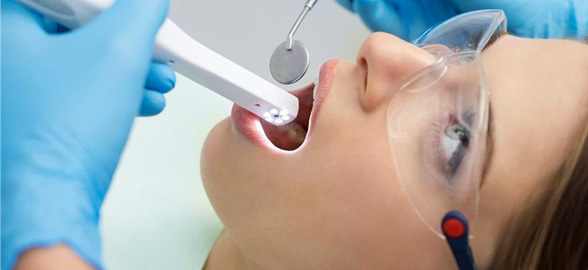 Cámara intraoral: ¿Qué factores tener en cuenta al equipar tu clínica dental?