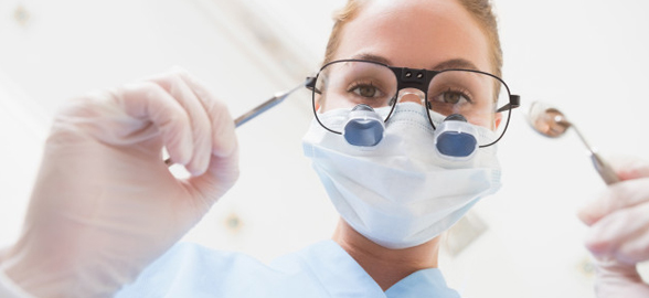 Lupas Dentales: ¿Qué debes considerar a la hora de elegirlas?