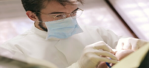 Cuidados especiales en salud dental para pacientes oncológicos